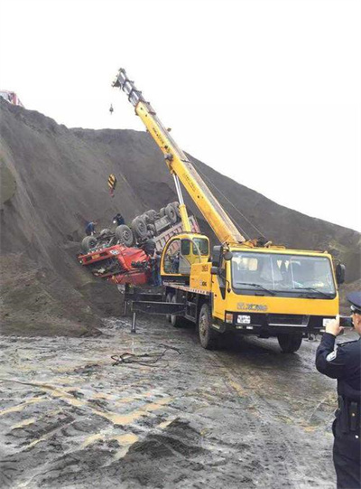 独山子区上犹道路救援